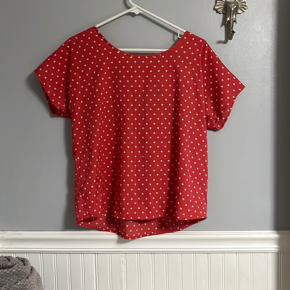 Cut out back t-shirt/blouse
